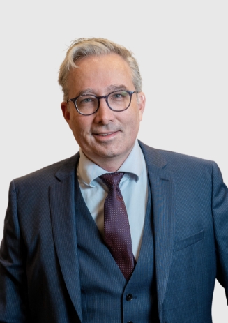 Dr Andrew Clark 1, Azuri Medical Marketing Agency